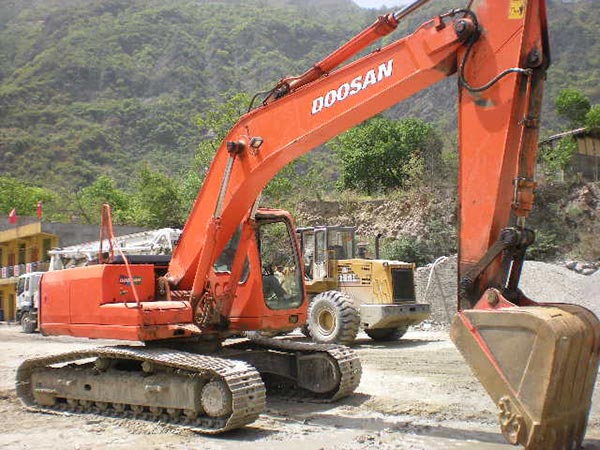 斗山挖掘機.jpg